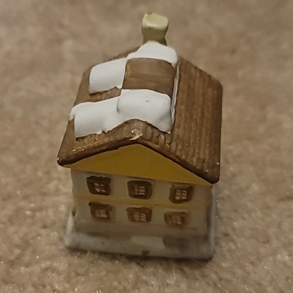Vintage Porcelain Trinket Box House - Picture 3 of 6